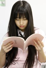 「ももドラ」episode.2「姉カレ」の主演を務める佐々木彩夏。