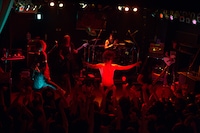 Creature Creature（写真は11月12日に東京・目黒鹿鳴館で行われた「PNEUMA TOUR -密殺-」より）