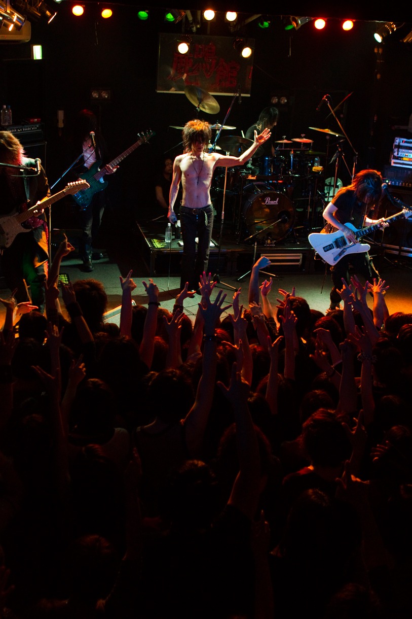 Creature Creature（写真は11月12日に東京・目黒鹿鳴館で行われた「PNEUMA TOUR -密殺-」より）