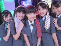 収録現場でのももいろクローバーZ。