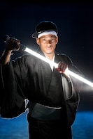 仕事人・歌い屋のジェロ。