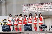 「希望山脈」をパフォーマンスする渡り廊下走り隊7。