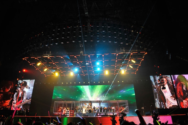 写真は12月3日のライブの様子。