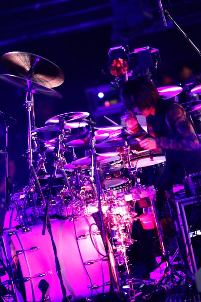 12月3日のライブより、yukihiro。