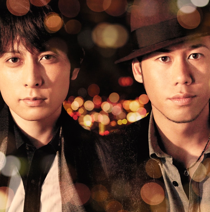 写真は11月30日にリリースされた最新シングル「eternal smile」初回限定盤ジャケット。