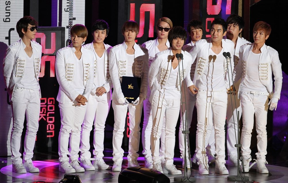 SUPER JUNIOR