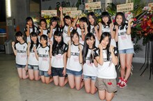初のフォトセッションに挑んだアイドリング!!!5期生候補の15人。