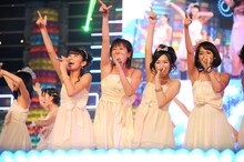 写真左から橘ゆりか、河村唯、三宅ひとみ、遠藤舞。