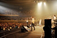 毛皮のマリーズ（Photo by Mikio Ariga）