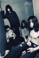 LD&Kより今月デビューしたばかりの五月女五月。ナタリーPower Pushではアルバム「地獄変」の発売を記念したボーカル関田諒単独インタビューを公開中。