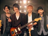 「バイシクル」を収録した際のNICO Touches the Walls。