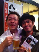 モーサム百々和宏が酒場紅白歌合戦で「失恋レストラン」熱唱