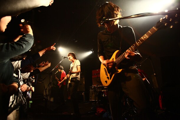 写真は「lego big morl 4Union TOUR 2011」の様子。