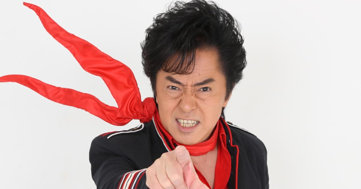 水木一郎公認だゼェーット！風にたなびく赤マフラー商品化 - 音楽ナタリー