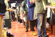 ヴィレヴァン渋谷宇田川店内にずらっと並んだ、瀧のサインを待つファンの皆さん。