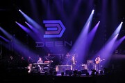 「DEEN LIVE JOY Special 日本武道館 2011」の模様。（撮影：荒川潤）