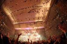 BREAKERZツアーファイナル公演の様子。