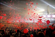 「Present」演奏中に会場を舞った2万個の風船。