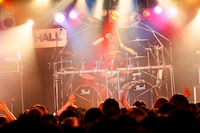 龍（Dr）（撮影：洲脇理恵）