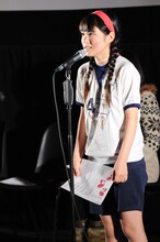 木下百花（NMB48研究生）は「場違いな格好ですみませんが、もし良い結果になれば自分の役がこなせるように精一杯がんばる」と宣言。