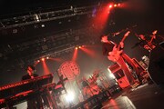 ライブ序盤は全員ブレザー姿で演奏したフジファブリック。（撮影：小川舞）