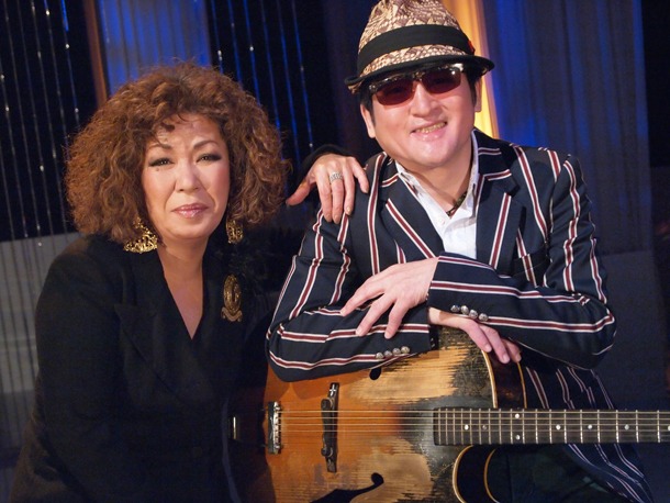 「10＄の恋」を共演する鈴木聖美と内田勘太郎。