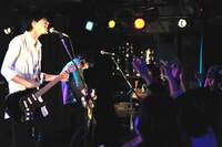 12月12日に行われたNOVELS「『cardioid』release tour」東京・渋谷O-nest公演の様子。