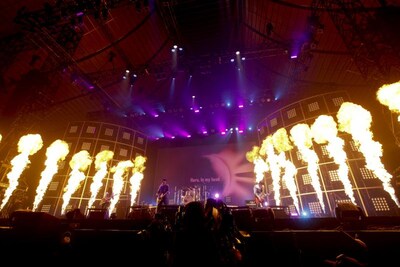 写真はCNBLUEの12月16日のライブの模様。