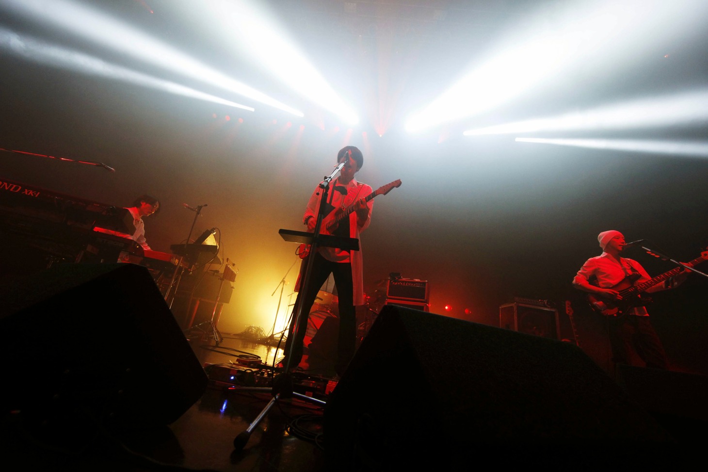 フジファブリック「ホシデサルトパレード TOUR 2011」Zepp Tokyo公演の模様。
