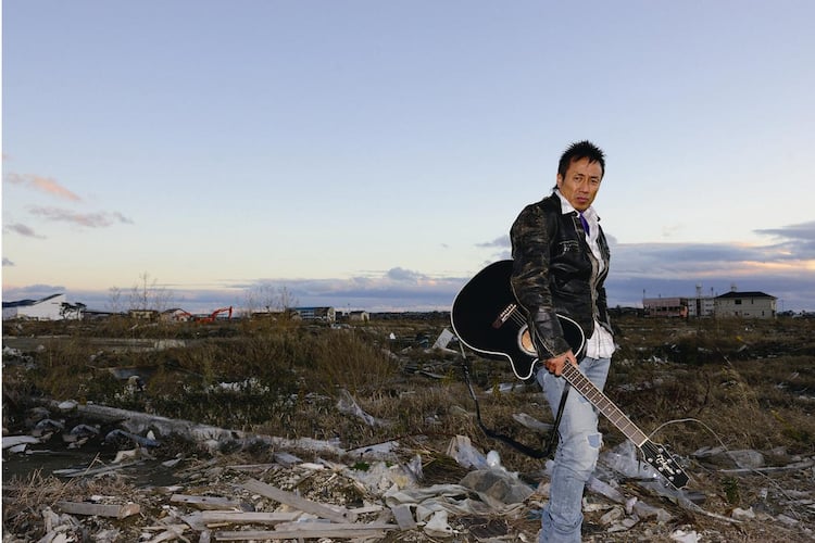 長渕剛、被災地から生中継で紅白出演＆書き下ろし曲熱唱 - 音楽ナタリー