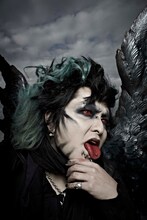 「ROCK AND READ」第39号より柩の写真。