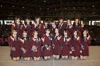 12月18日に行われた7thシングル「オキドキ」全国握手会イベントのフォトセッションより、「片想いFinally」選抜メンバー。 (C)AKS