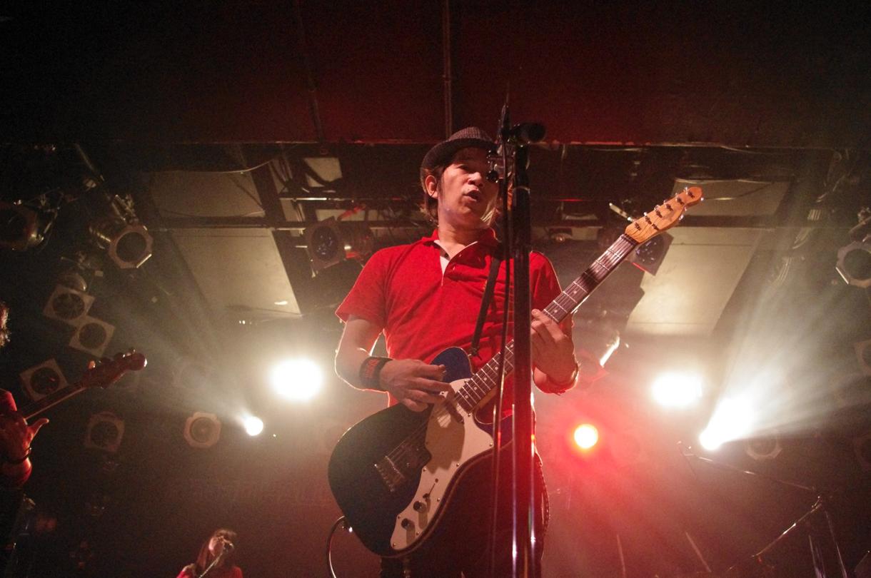 杉本恭一 & The Dominators、原宿アストロホール公演の模様。