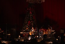 「ナオト・インティライミ×SPACE SHOWER TV VERY MERRY XMAS」の様子。