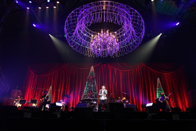 ゴージャスかつラグジュアリーをコンセプトに行われた「ナオト・インティライミ×SPACE SHOWER TV VERY MERRY XMAS」。