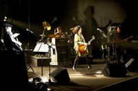 東京グローブ座で行われた「ソロバン」公演の様子。