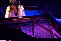 東京グローブ座で行われた「ソロバン」公演の様子。