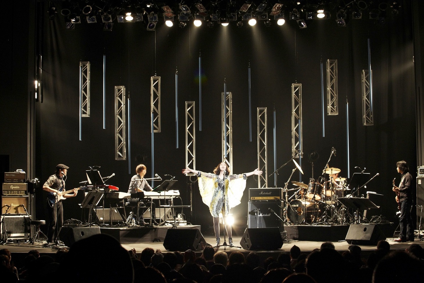 東京グローブ座で行われた「ソロバン」公演の様子。