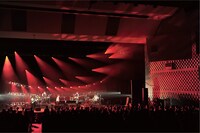 「WEAVER 3rd TOUR『ジュビレーション～太陽と月のパレード～』」渋谷公会堂初日公演の模様。