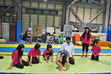 百田夏菜子のえびぞりをはるかにしのぐ体操教室体操生徒の実力に驚愕するももクロちゃん。