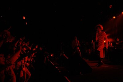 写真は12月21日「オンナク祭」での木村カエラ。