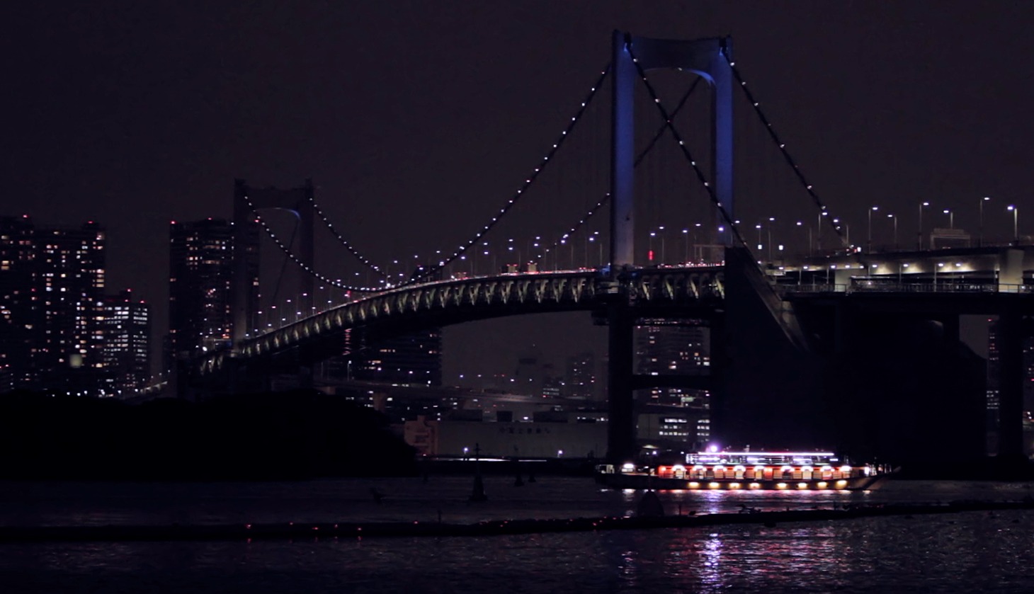 動画「Remix Your City - Fresh Push Play by HIFANA」からの1シーン。