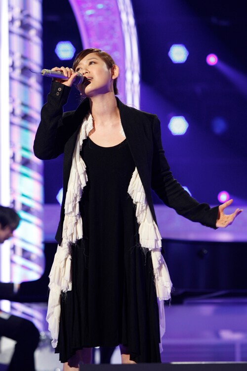 12月23日、テレビ朝日系「MUSIC STATION SUPER LIVE 2011」に出演した絢香。