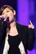 12月23日、テレビ朝日系「MUSIC STATION SUPER LIVE 2011」に出演した絢香。