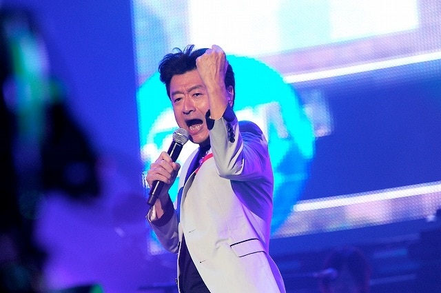 桑田佳祐 神戸ファン1万00人を魅了した年忘れライブ 音楽ナタリー