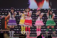 「紅白出場」を目標に掲げる彼女たち。今年は残念な結果となったが、リーダー百田夏菜子（写真中央）はステージ上で「その夢は来年は必ず果たします！」と宣言した。