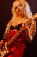 女王蜂やしちゃん（B）（Photo by Ohagi）