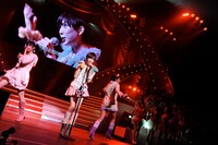 白組「ハート型ウイルス」 (C)AKS