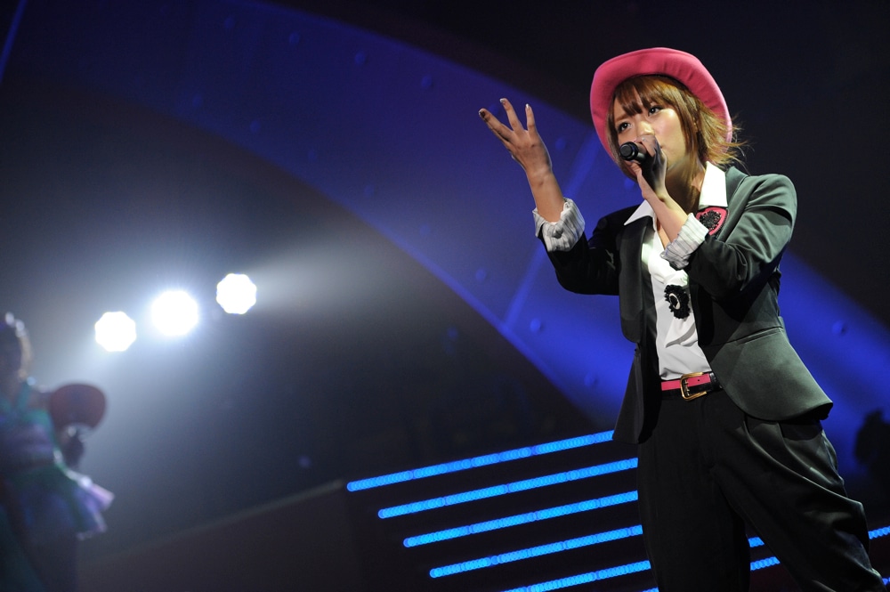 紅組「Beginner アコースティックver.」 (C)AKS