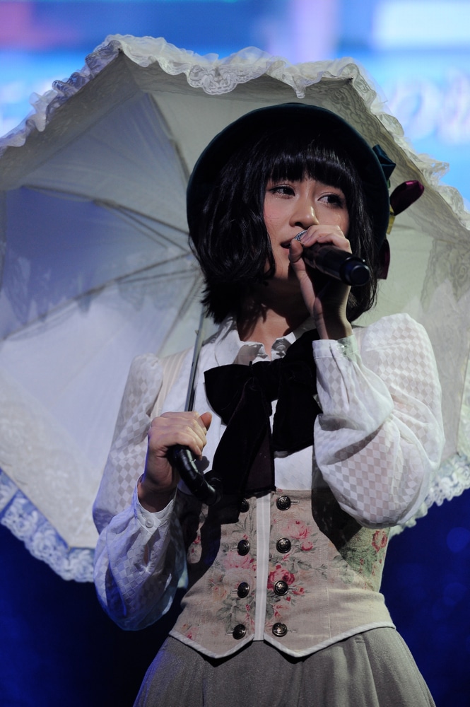 赤組「枯葉のステーション」 (C)AKS